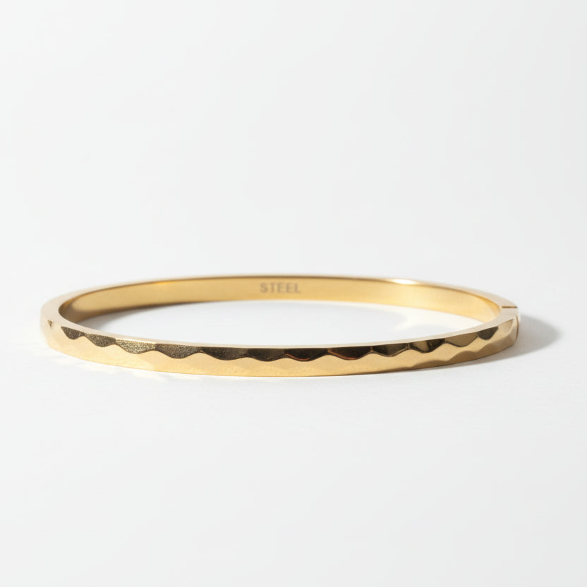 Isabella Bangle