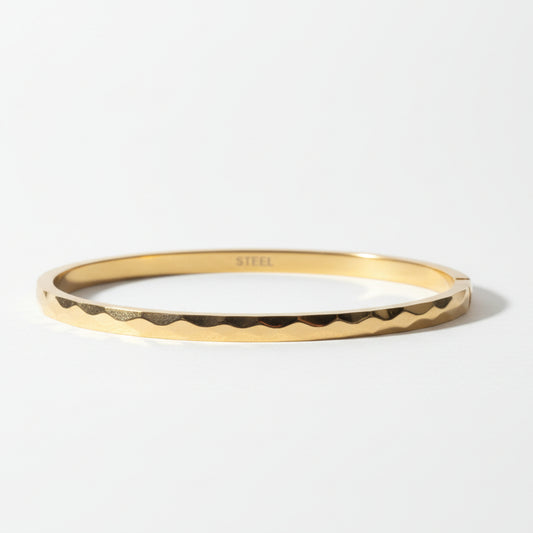 Isabella Bangle